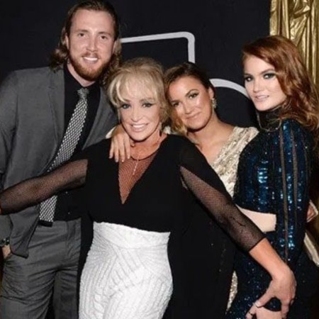 The country song star Tanya Tucker has three children.